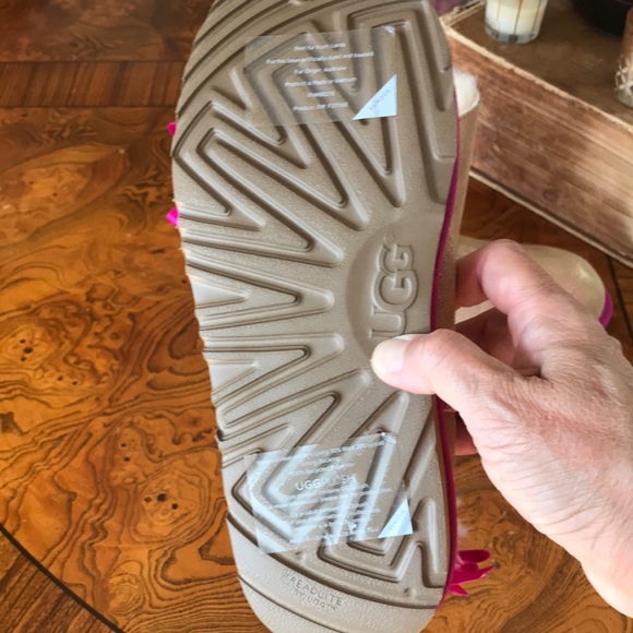 Ugg ribbon back fur lining NWT no box pink piping - Picture 6 of 7